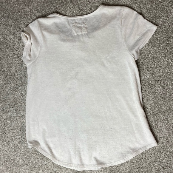 🖐 5 for $15 Cupio Off-white Flowy T-shirt - Picture 3 of 8